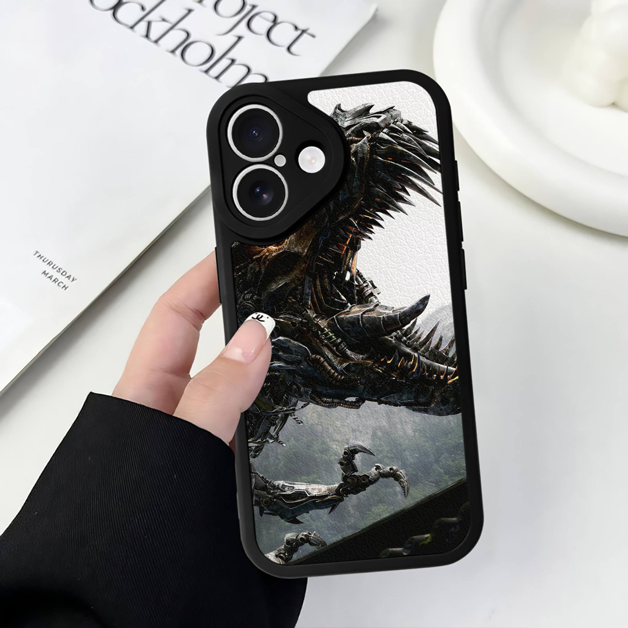 （画像用） Transformers トランスフォーマー 【iPhone 16シリーズ対応】シリコンスマホケース（レザー調） 材質：シリコン